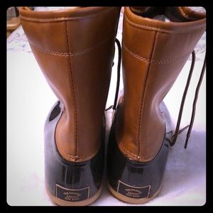 Duck boots